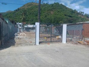 bán lô đất mặt biển nha trang đường phạm văn đồng, ngang 9m