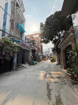 căn hộ dịch vụ 12 phòng, 1/ lê văn khương, cách mặt tiền 40m. phù hợp làm chdv hoặc khách sạn mini