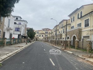 lk mặt đường liên khu 8,gần công viên, sổ đỏ chính chủ bán nhanh