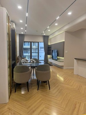 chính chủ bán 3 phòng ngủ 125m2 nội thất cao cấp, mới 100%