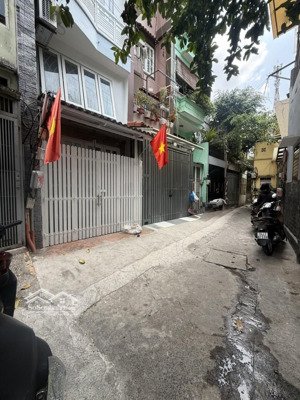 nguyễn biểu quận 5 - dt 24m2 3 tầng 3pn, hẻm 3m cách mt 3 căn. chỉ 5,4 tỷ