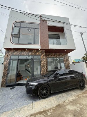 tặng ngay chỉ vàng khách hàng mua nhà 2 tầng, ngang 8m siêu đẹp tt diên khánh.