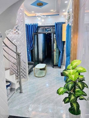 bán nhà góc 2 mặt hẻm long lanh, lung linh