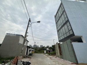 bán lô đất 63.5m, 5.8x11.5m xây được 5 tầng giá 3.85 ty sát vinhomes phù hợp làm vp công ty đường8m