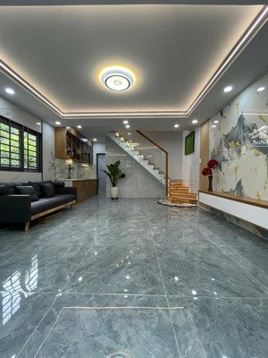 giáp tên lửa nhà mới 2 tầng full nội thất chỉ 4.68 tỷ