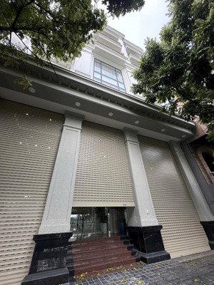 mặt phố, view hồ ba mẫu, 400m2, 10 tầng, mt 14m, hơn 200t, building văn phòng hạng b, dthu 6tỷ/năm