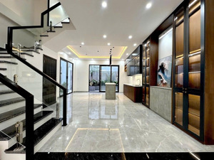 bán nhanh siêu phẩm 80m2 4t có sân vườn cực thoáng, full nội thất, giá cực tốt trần nguyên hãn, hp