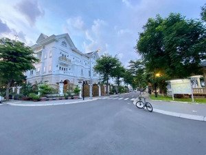 bán căn biệt thự diện tích 180m2 vip nhất khu cityland garden hill mang đẳng cấp châu âu