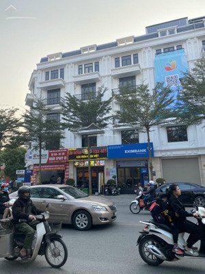 chính chủ bán liền kề căn d3 dream xuân la, 112.5m2, full nội thất thang máy, cho thuê 79tr/1th