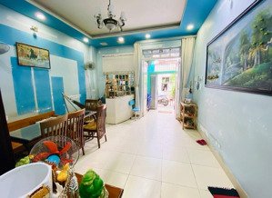 hơn 4 tỷ có nhà 300m ra lê văn việt - 75m2 - mặt tiền 4,5m - 2 tầng hẻm thông