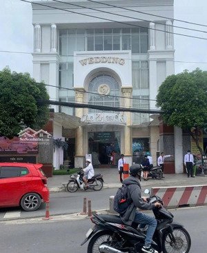 cho thuê nhà mt lê văn khương, dt: 16m x 40m, 1 trệt, 2 lầu, quận 12