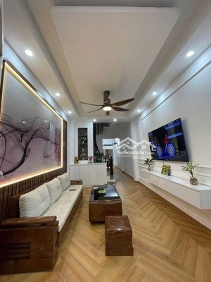 cho thuê nhà riêng full nội thất tại nguyễn văn cừ, long biên. dt: 50m2 x 4 tầng, chỉ: 17tr/thag