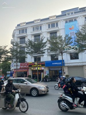 chính chủ bán liền kề căn d3 dream xuân la, 112.5m2, full nội thất thang máy, cho thuê 79tr/1th