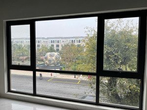 chính chủ cho thuê làm văn phòng tại số 10 cọ xanh 12 vinhomes ocean park 2