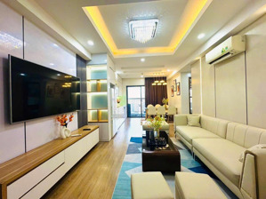 chính chủ bán căn 2 ngủ tại handi resco, 65m2, ban công đông nam, tòa b, nội thất cơ bản, sổ đỏ