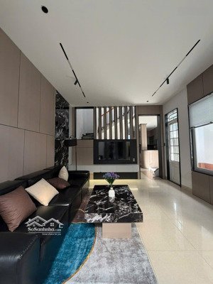 nhà đẹp đường ô tô 5m thông ra nguyễn tất thành. chỉ việc xách vali vào ở.