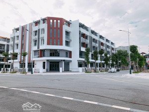 20.9 tỷ có 76m2 đất, 450m2 sử dụng view trường học khai sơn town. chủ thiện chí bán 