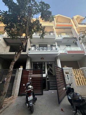 nhà phố đường số 5 (14m) kdc himlam dt: 5x20m lk nguyễn thị thập giá: 28,5 tỷ lh: 