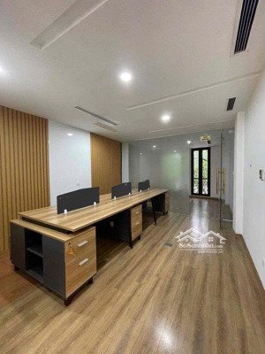 cho thuê cả nhà 66m*6.5 tầng, mặt phố phố lê trực, phường điện biên, quận ba đình, giá 55 triệu(tl)