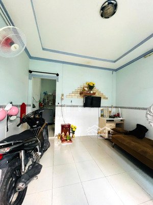 hiếm! nhà 2 tầng linh tây thủ đức 29m² đang cho thuê 5.5 triệu/tháng giá 3.05 tỷ