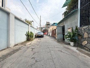 92m2-ngã tư phú nhuận-sát mặt tiền-hẻm xe hơi-ngang lớn 4,7m- 3pn-đang cho thuê 20tr/th-chỉ 133tr/m