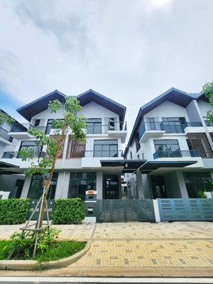 chính chủ bán căn 8x15 siêu hiếm trục đường chính 16m tại id junction