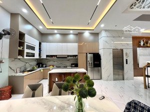 ngang 5,8x17m- 4 tầng 5 phòng ngủ- hẻm xe hơi- có thang máy-ngay nguyễn sơn- tân phú- giá 15 tỷ