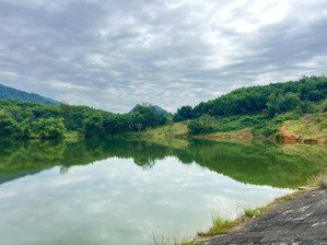 lô đất xã lạc sơn, hòa bình dt sổ 1400m2, thế đất đẹp. giá chỉ 1,3x tỷ