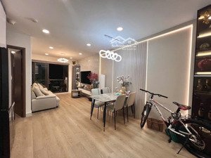 bán căn hộ gateway dt 74m2 tầng trung, view phố thoáng, full nội thất mới cực đẹp, 3tỷ950tr