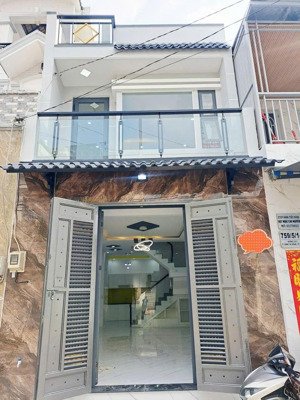 bán nhà mới đẹp đón tết.
hương lộ 2 hẻm 8m xe hơi quay đầu.