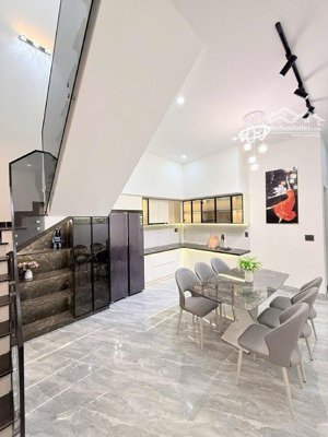 bán nhà 2 tầng, nhà mới, hiện đại, đầy đủ nội thất. trung tâm quận cẩm lệ, đà nẵng