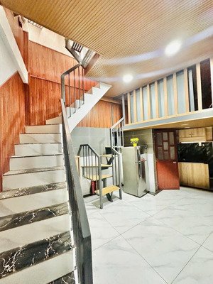 nhà trung tâm quận 10 gần mặt tiền sư vạn hạnh