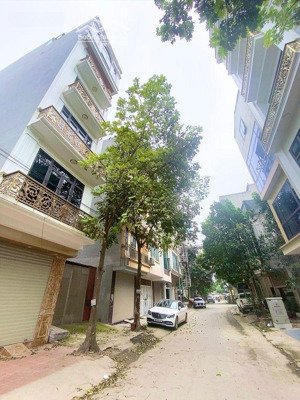 bán gấp nhà la khê hà đông, phân lô vỉa hè 7 tầng thang máy, 50m giá 17.8 tỷ