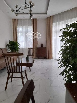 cho thuê căn biệt thự merita khang điền,căn góc 1 trệt 2 lầu có 3 pn và 3wc full nội thất