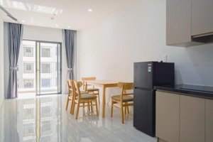 cho thuê căn 2pn ,sẵn bếp, tủ lạnh, máy giặt, 2máy lạnh, cọc 10tr, ở liền, tặng thêm 1 thg tiền nhà