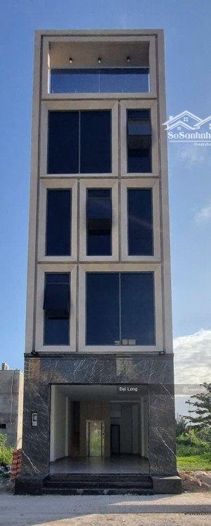 nhà 4 tầng thiết kế văn phòng sẵn thang máy ngay lương định 5x12,5m giá tốt 23,2 tỷ