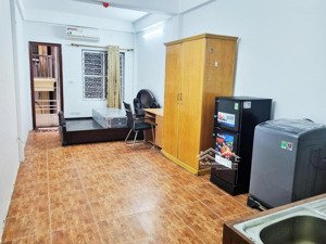 căn hộ studio khép kín, đầy đủ tiện nghi