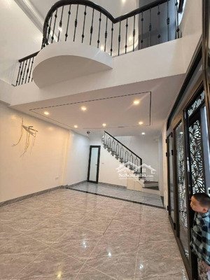 giang biên - việt hưng - nhà 6 tầng - cách 10m ra mặt phố - 8,1 tỷ - ô tô đỗ gần ngày đêm