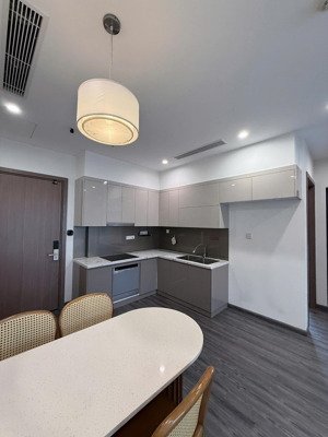 cho thuê 3 ngủ zenpark toà r1.03 vào ở ngay 14tr tại vinhomes ocean park