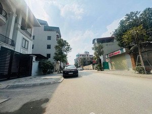 siêu đẹp - bán đất ngõ 201 phúc lợi - vỉa hè kd bất chấp - mặt tiền siêu to - 82m, giá 21 tỷ