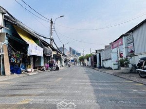 mặt tiền đường số kinh doanh đường 8m một trục gần phạm văn đồng, đất trống xd 4 tầng lô góc hai mt