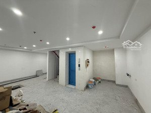 cần bán nhà phố đông tác- kinh doanh - thang máy - ô tô.