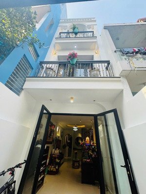 nhà đẹp ở ngay - 131 cao thắng quận 10 51m2 3 tầng 5 pn - 9 tỷ 98 thương lượng