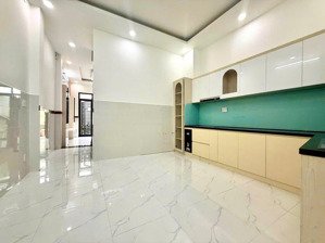 bán nhà lầu tặng sân vườn cạnh vinhome grand park - bao vay ngân hàng lãi suất thấp