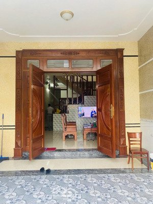 khu ít nhà bán đường lê văn chí cạnh bệnh viện đkkv thủ đức, 60m2 3 tầng tặng nội thất chỉ 6.3 tỷ