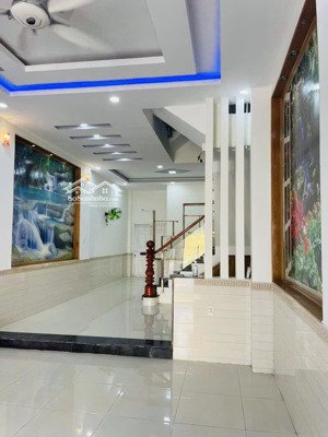 nhà cạnh bệnh viện thuận tiện chăm sóc sức khỏe gia đình, nhà trệt lầu kiên cố 70m2 chỉ 6 tỷ tl