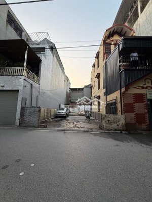 siêu phẩm việt hưng - 2 ô tô tránh - kinh doanh tốt - dòng tiền