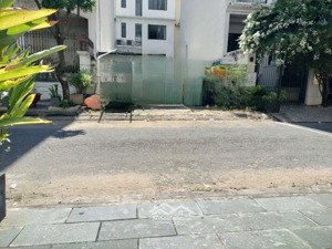 bán lô đất mặt tiền đường số khu himlam quận 7 - dt; 7,5x20 . giá ; 32,5 tỷ