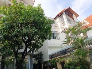 biệt thự 10 x 29.4m - xây 4 tầng - khu đường trần não - bán 60 tỷ