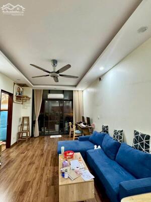 Cần bán CCCC 90m2 giá chỉ 5.7 tỷ view ban công Đông Nam